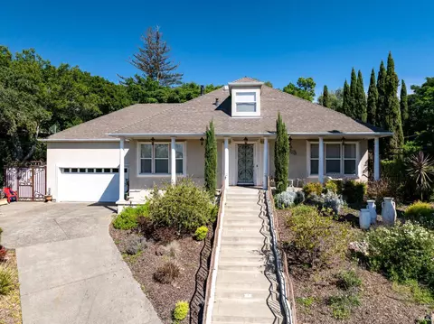 382 Lakeview Dr, Napa, CA 94559