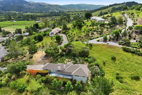 437 Crestridge Pl, Santa Rosa, CA 95409