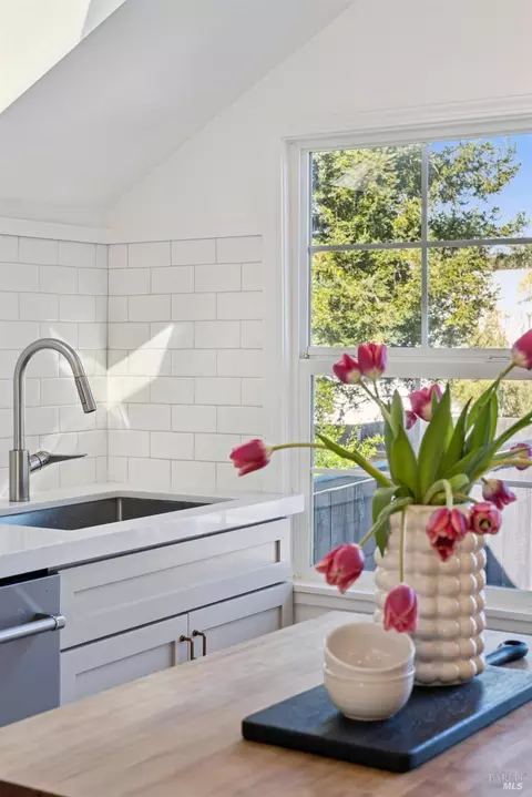 Kitchen - 597 Ethel Ave, Mill Valley, CA 94941 photo 5 of 5