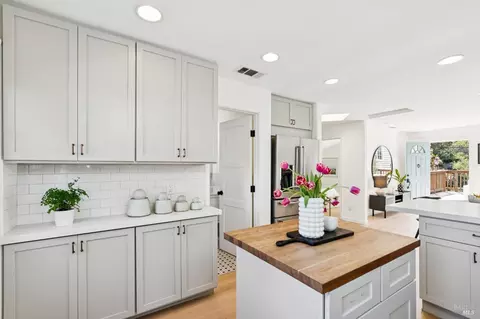 Kitchen - 597 Ethel Ave, Mill Valley, CA 94941 photo 2 of 5