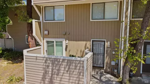 2151 W Steele Ln, Santa Rosa, CA 95403