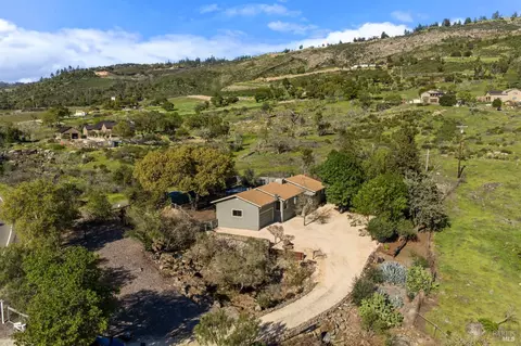 807 Deer Park Rd, Saint Helena, CA 94574