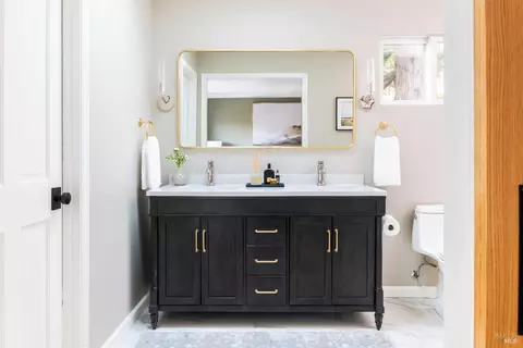 Bath - 154 W Spain St #A, Sonoma, CA 95476 photo 2 of 6