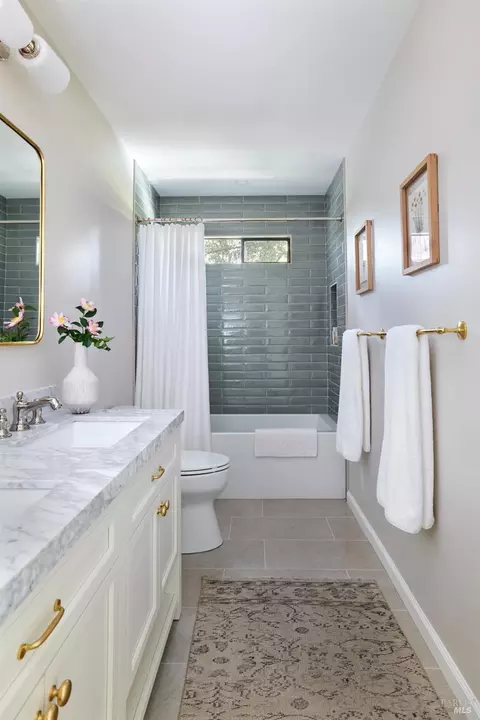 Bath - 154 W Spain St #A, Sonoma, CA 95476 photo 6 of 6
