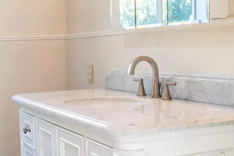 Bath - 1121 Ohio St, Vallejo, CA 94590 photo 2 of 3