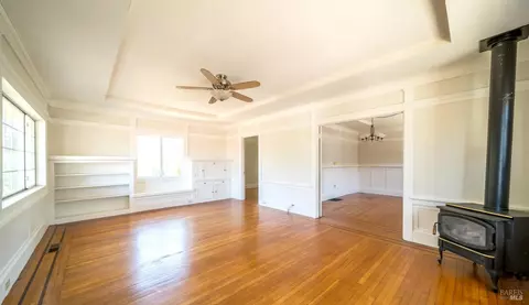 Living - 1121 Ohio St, Vallejo, CA 94590 photo 3 of 3