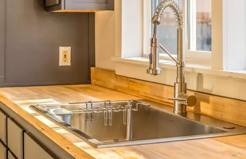 Kitchen - 1121 Ohio St, Vallejo, CA 94590 photo 3 of 3