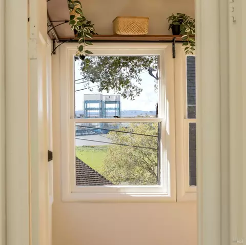 Entry Way - 30 Benson Ave, Vallejo, CA 94590 photo 1 of 2