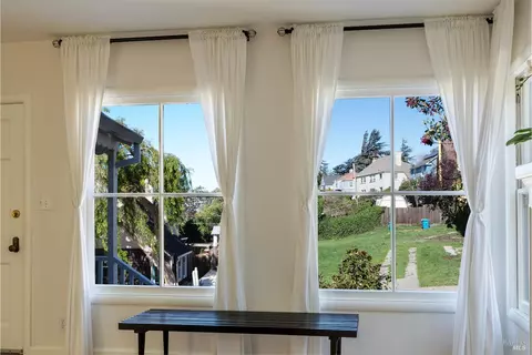 Entry Way - 30 Benson Ave, Vallejo, CA 94590 photo 2 of 2