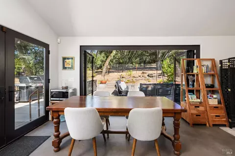 Dining - 4395 Pine Flat Rd, Healdsburg, CA 95448 photo 4 of 4
