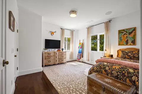Bedroom - 4395 Pine Flat Rd, Healdsburg, CA 95448 photo 3 of 4