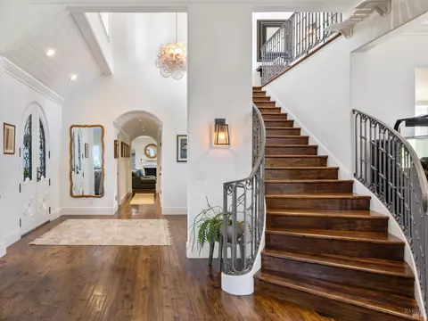 Entry Way - 4395 Pine Flat Rd, Healdsburg, CA 95448 photo 4 of 7