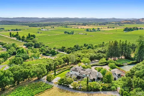 View/Area - 4395 Pine Flat Rd, Healdsburg, CA 95448 photo 2 of 5