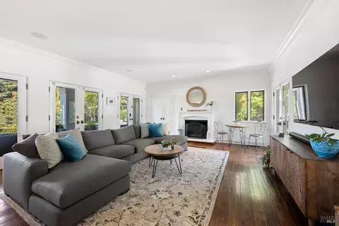 Living - 4395 Pine Flat Rd, Healdsburg, CA 95448 photo 4 of 8