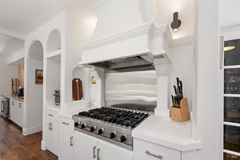 Kitchen - 4395 Pine Flat Rd, Healdsburg, CA 95448 photo 4 of 6
