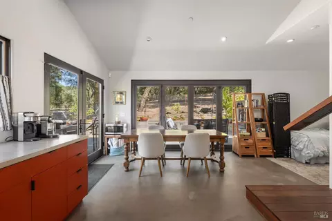 Dining - 4395 Pine Flat Rd, Healdsburg, CA 95448 photo 3 of 4