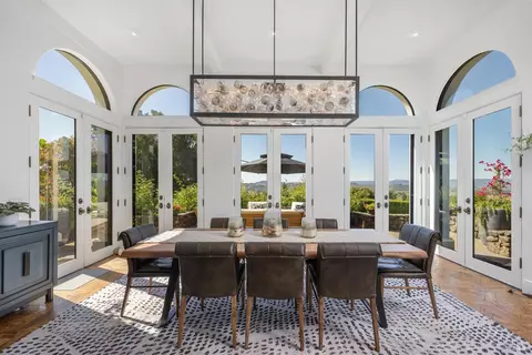 Dining - 4395 Pine Flat Rd, Healdsburg, CA 95448 photo 2 of 4