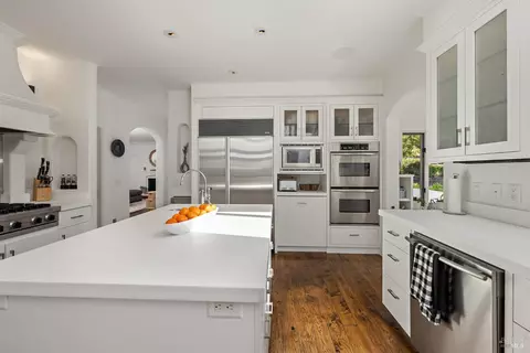 Kitchen - 4395 Pine Flat Rd, Healdsburg, CA 95448 photo 2 of 6