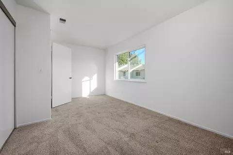 Bedroom - 31 Front St #E, Healdsburg, CA 95448 photo 6 of 6