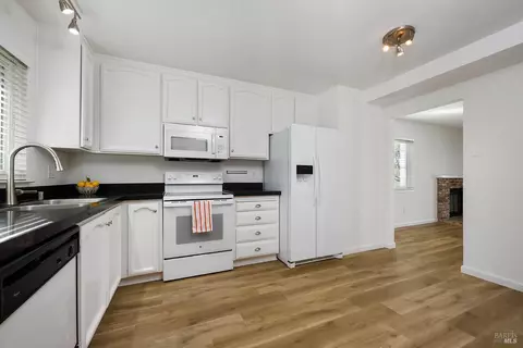 Kitchen - 31 Front St #E, Healdsburg, CA 95448 photo 2 of 2