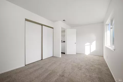 Bedroom - 31 Front St #E, Healdsburg, CA 95448 photo 5 of 6