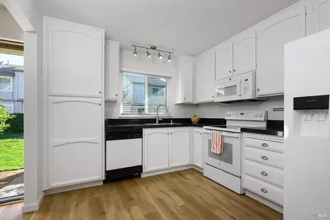 Kitchen - 31 Front St #E, Healdsburg, CA 95448 photo 1 of 2