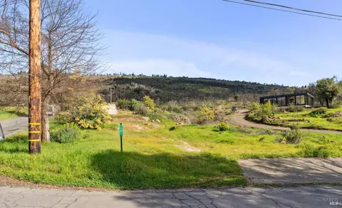 101 Pine Pl, Saint Helena, CA 94574