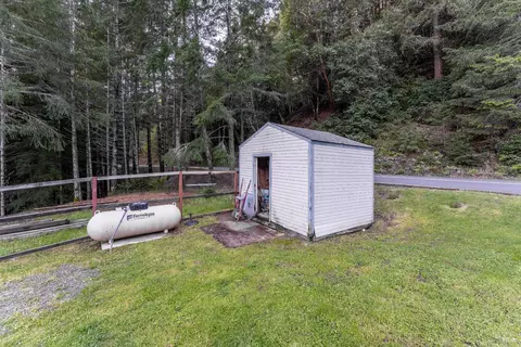 Exterior - 26845 Poppy Dr, Willits, CA 95490 photo 12 of 15