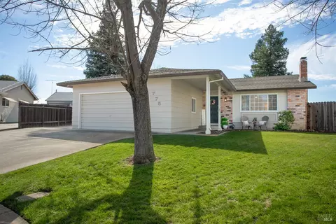 775 Cahill Ct, Dixon, CA 95620 photo 3