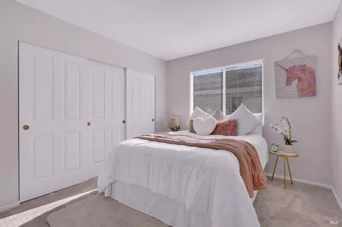 Bedroom - 1014 Sandhurst Dr, Vallejo, CA 94591 photo 1 of 6