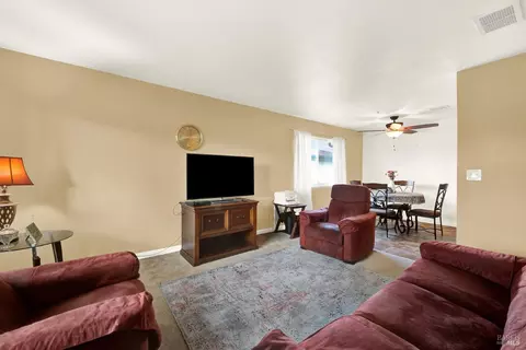 Living - 1941 Aletha Ln #4, Vacaville, CA 95687 photo 1 of 3