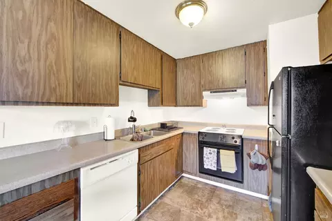 Kitchen - 1941 Aletha Ln #4, Vacaville, CA 95687 photo 1 of 5