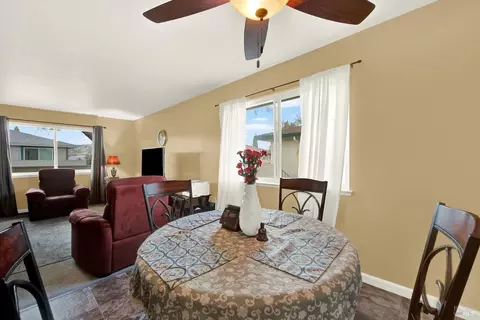 Dining - 1941 Aletha Ln #4, Vacaville, CA 95687 photo 2 of 3