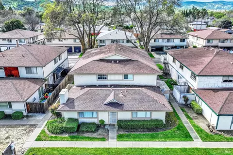 1941 Aletha Ln #4, Vacaville, CA 95687
