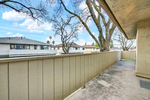 Exterior - 1941 Aletha Ln #4, Vacaville, CA 95687 photo 10 of 14