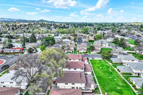 View/Area - 1941 Aletha Ln #4, Vacaville, CA 95687 photo 10 of 12