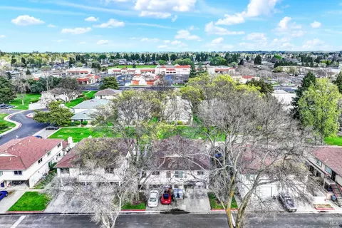 View/Area - 1941 Aletha Ln #4, Vacaville, CA 95687 photo 6 of 12