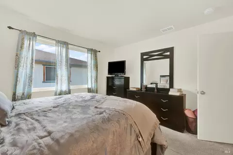 Bedroom - 1941 Aletha Ln #4, Vacaville, CA 95687 photo 5 of 10