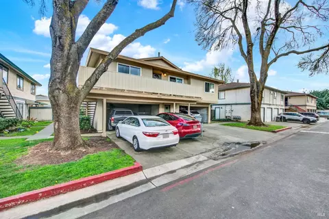 Exterior - 1941 Aletha Ln #4, Vacaville, CA 95687 photo 7 of 14