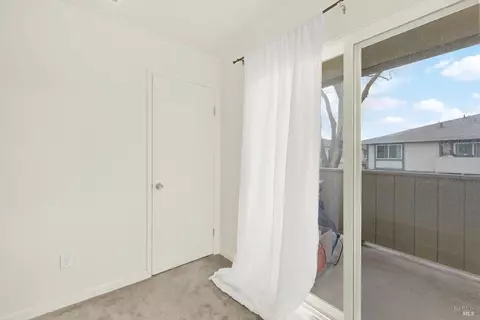 Bedroom - 1941 Aletha Ln #4, Vacaville, CA 95687 photo 3 of 10