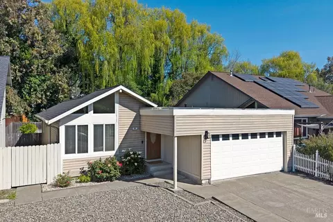 962 Camino Coronado, Rohnert Park, CA 94928