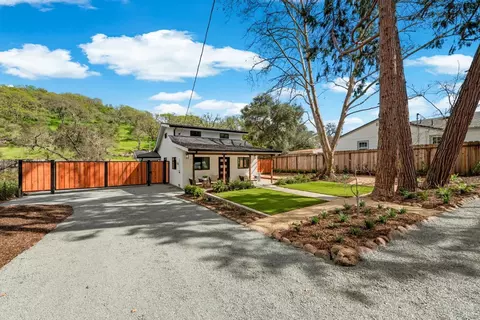 2192 1st Ave, Napa, CA 94558