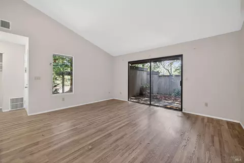 Living - 106 Nicholas Ct, Cotati, CA 94931 photo 2 of 3