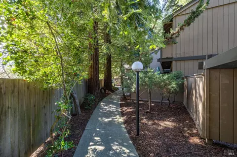 Exterior - 106 Nicholas Ct, Cotati, CA 94931 photo 5 of 8