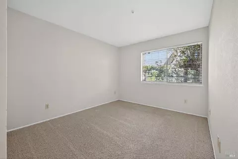 Bedroom - 106 Nicholas Ct, Cotati, CA 94931 photo 2 of 2