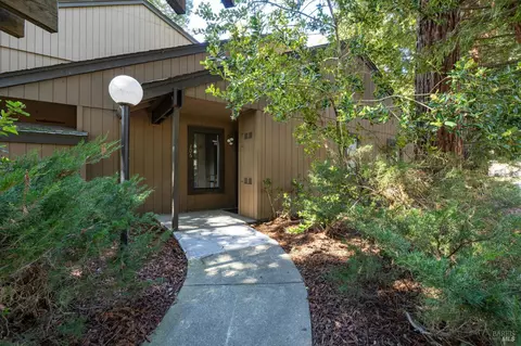 106 Nicholas Ct, Cotati, CA 94931