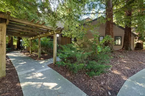 Exterior - 106 Nicholas Ct, Cotati, CA 94931 photo 3 of 8