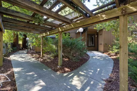 Exterior - 106 Nicholas Ct, Cotati, CA 94931 photo 4 of 8
