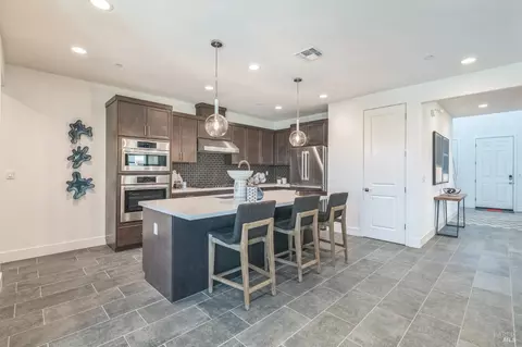 Kitchen - 701 Castle St, Oakley, CA 94561 photo 4 of 6