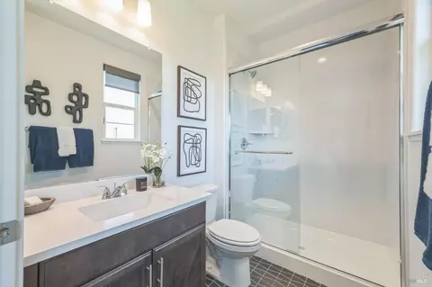 Bath - 701 Castle St, Oakley, CA 94561 photo 3 of 5